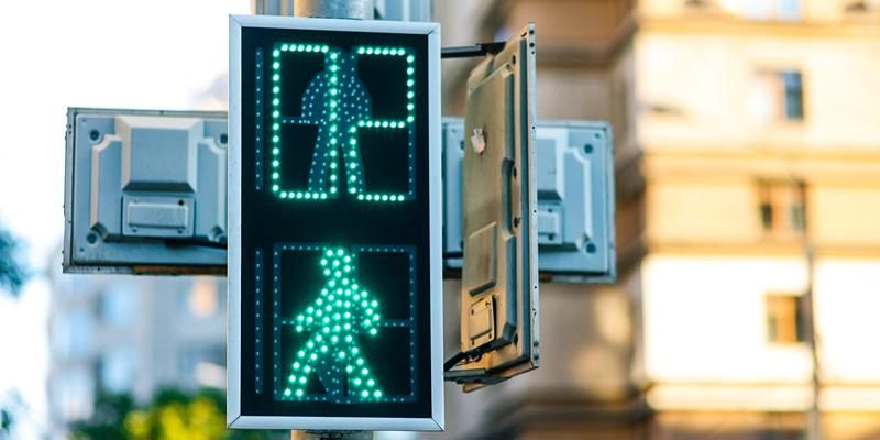 С начала года светофоры в столице установили и обновили по 26 адресам