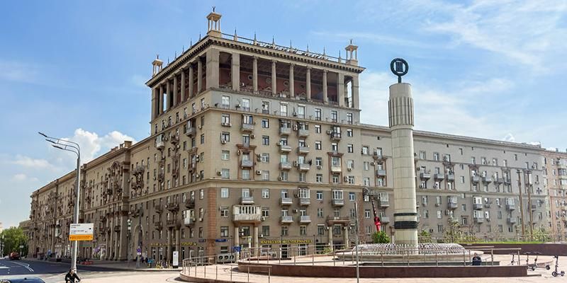 40 домов на Кутузовском проспекте отремонтировали по городской программе