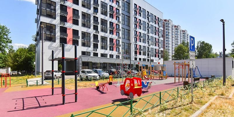 В новые квартиры по программе реновации на северо-западе Москвы переехали или продолжают переселение жители более 70 старых домов