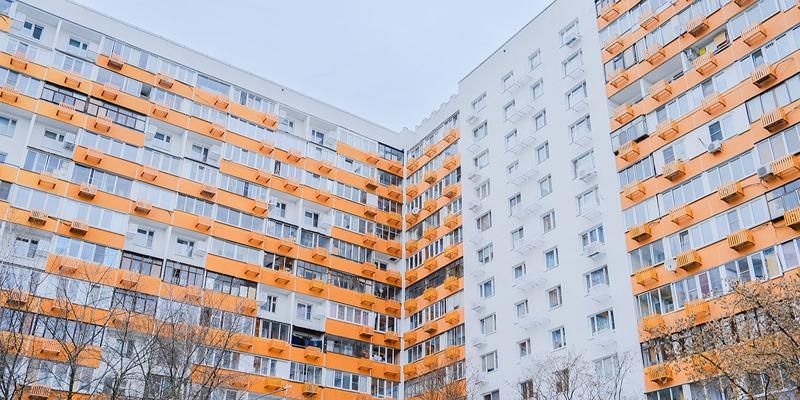 Пять жилых домов на Солдатской улице обновили по технологии «мокрый фасад»