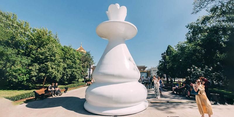 На Гоголевском бульваре открылся арт-павильон «Шахматная фигура»