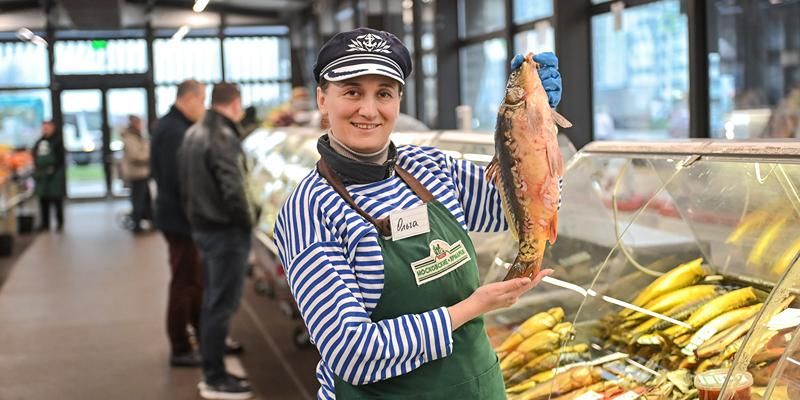 Охлажденная, соленая и копченая: какую рыбу можно найти на ярмарках выходного дня
