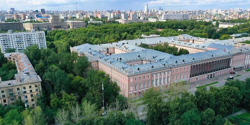 Инвестор отреставрировал помещение в служебных постройках старого Головинского дворца