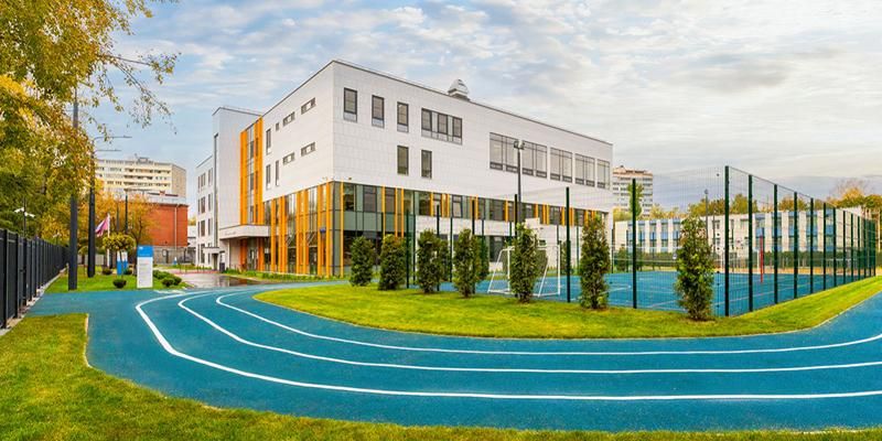Семь школ построили в ЗАО за счет городского бюджета с 2021 года